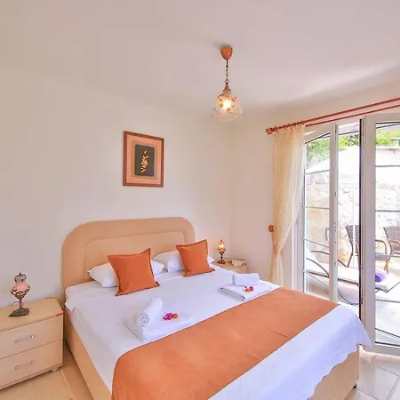 Lagun, Lavanta, Kalkan Kas